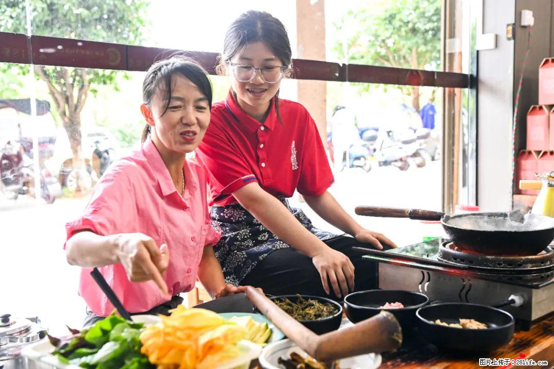 全网追的“扁担女孩”，找了一份暑假工，时薪12元 - 衡阳生活资讯 - 衡阳28生活网 hy.28life.net